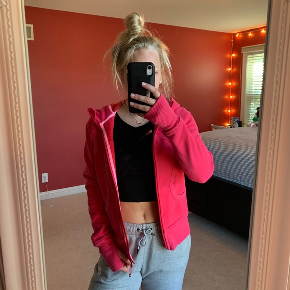 Lululemon Scuba Hoodie - Picture 4 of 5